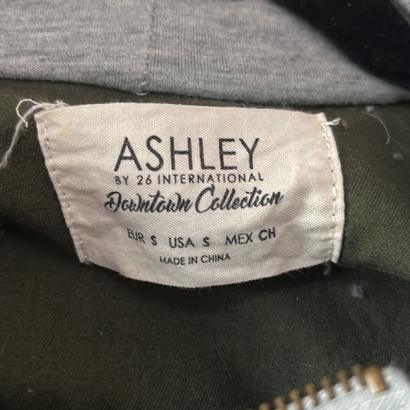 Army Green Light Jacket - Picture 4 of 4